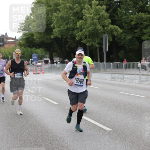 29.06.2025 - hella hamburg halbmarathon Jannik Wohlers http://msf.ph/oto/8143506 29.06.2025 10:08:22 Lombardsbrücke 3762, 5347, 6100, 9951, 9958, 10035, 10092, 11657, 11967, 12144, 13174, 15584, 15586, 15592 meine-sportfotos.de