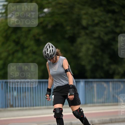 29.06.2025 - hella hamburg halbmarathon Dr. Thomas Lammeyer http://msf.ph/oto/8143508 29.06.2025 09:12:00 Kennedybrücke  meine-sportfotos.de
