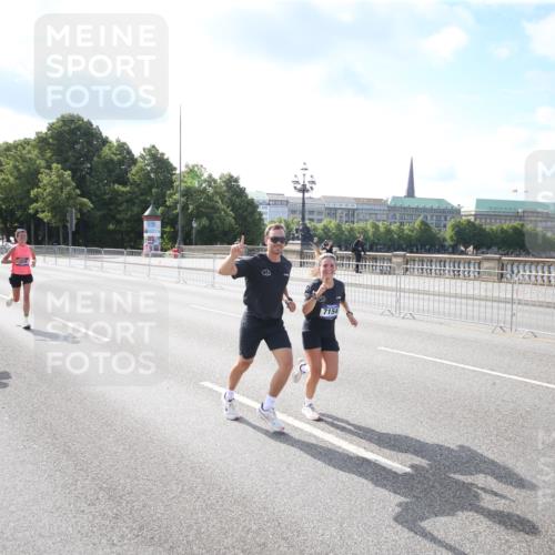 29.06.2025 - hella hamburg halbmarathon Jannik Wohlers http://msf.ph/oto/8143517 29.06.2025 09:48:12 Lombardsbrücke 1290, 1505, 1710, 2262, 2399, 3480, 3547, 4359, 5307, 5554, 5709, 6993, 7152, 7154, 7884, 8571, 9403, 10404, 10852, 12044, 12051, 12488, 12916, 13483, 13940, 13975, 15303, 15931, 16201, 17005, 17658, 18038, 18237, 18259, 18384, 18733, 18802, 19151 meine-sportfotos.de