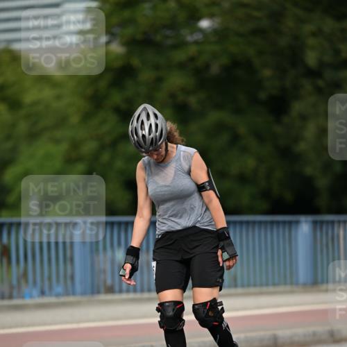 29.06.2025 - hella hamburg halbmarathon Dr. Thomas Lammeyer http://msf.ph/oto/8143519 29.06.2025 09:12:00 Kennedybrücke  meine-sportfotos.de