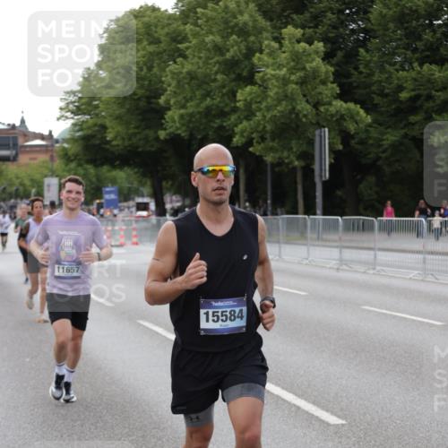 29.06.2025 - hella hamburg halbmarathon Jannik Wohlers http://msf.ph/oto/8143528 29.06.2025 10:08:24 Lombardsbrücke 3762, 5347, 6100, 9951, 9958, 10035, 11657, 11967, 12144, 13174, 13592, 13593, 15584, 15586, 15592, 18266 meine-sportfotos.de