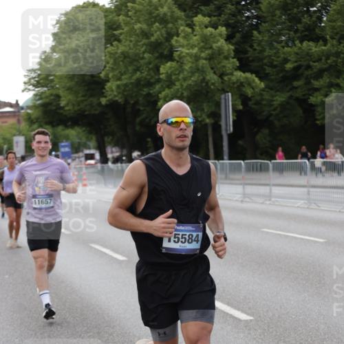 29.06.2025 - hella hamburg halbmarathon Jannik Wohlers http://msf.ph/oto/8143539 29.06.2025 10:08:24 Lombardsbrücke 3762, 5347, 6100, 9951, 9958, 10035, 11657, 11967, 12144, 13174, 13592, 13593, 15584, 15586, 15592, 18266 meine-sportfotos.de