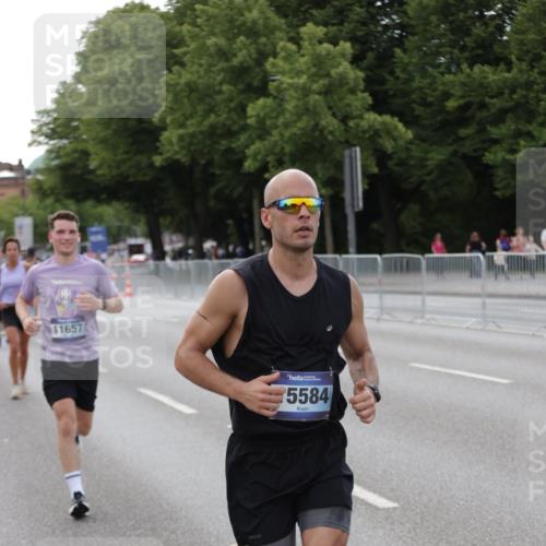 29.06.2025 - hella hamburg halbmarathon Jannik Wohlers http://msf.ph/oto/8143545 29.06.2025 10:08:24 Lombardsbrücke 3762, 5347, 6100, 9951, 9958, 10035, 11657, 11967, 12144, 13174, 13592, 13593, 15584, 15586, 15592, 18266 meine-sportfotos.de