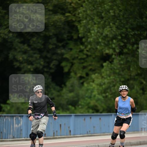 29.06.2025 - hella hamburg halbmarathon Dr. Thomas Lammeyer http://msf.ph/oto/8143553 29.06.2025 09:12:05 Kennedybrücke  meine-sportfotos.de