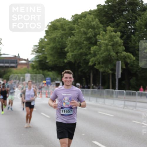 29.06.2025 - hella hamburg halbmarathon Jannik Wohlers http://msf.ph/oto/8143561 29.06.2025 10:08:25 Lombardsbrücke 3762, 5347, 6100, 9951, 9958, 10035, 11657, 11967, 12144, 13174, 13592, 13593, 15584, 15586, 15592, 18266 meine-sportfotos.de