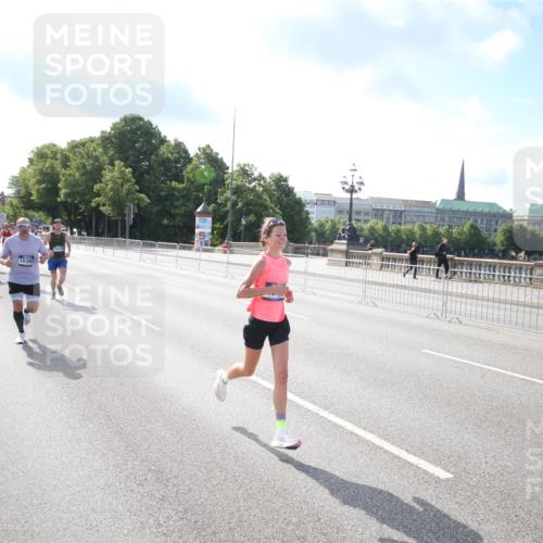 29.06.2025 - hella hamburg halbmarathon Jannik Wohlers http://msf.ph/oto/8143578 29.06.2025 09:48:14 Lombardsbrücke 1290, 1505, 1710, 2262, 2399, 3480, 3547, 4359, 4381, 5307, 5554, 5709, 6993, 7152, 7154, 7884, 8571, 9403, 10852, 12044, 12051, 12488, 13483, 13940, 13975, 15303, 15382, 15744, 15931, 16201, 17005, 17658, 18038, 18237, 18259, 18384, 18802, 19151 meine-sportfotos.de