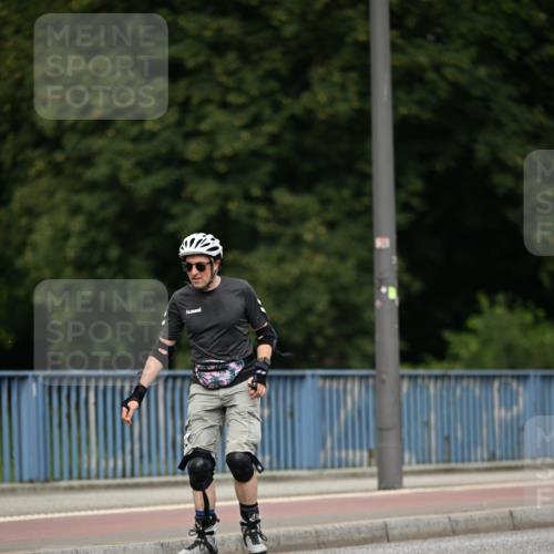 29.06.2025 - hella hamburg halbmarathon Dr. Thomas Lammeyer http://msf.ph/oto/8143595 29.06.2025 09:12:06 Kennedybrücke  meine-sportfotos.de