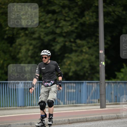 29.06.2025 - hella hamburg halbmarathon Dr. Thomas Lammeyer http://msf.ph/oto/8143600 29.06.2025 09:12:06 Kennedybrücke  meine-sportfotos.de