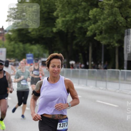 29.06.2025 - hella hamburg halbmarathon Jannik Wohlers http://msf.ph/oto/8143632 29.06.2025 10:08:28 Lombardsbrücke 3762, 5347, 7453, 10035, 11657, 13174, 13592, 13593, 15584, 15586, 15592, 18266, 18505 meine-sportfotos.de