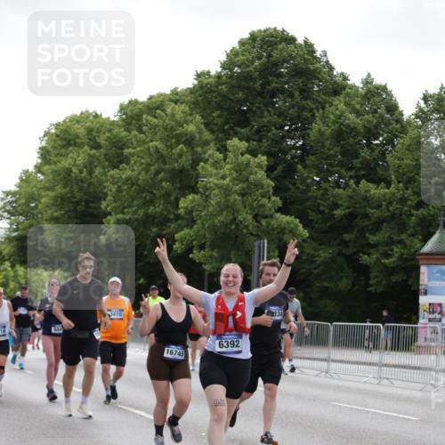 29.06.2025 - hella hamburg halbmarathon Jannik Wohlers http://msf.ph/oto/8143634 29.06.2025 10:45:44 Lombardsbrücke 1004, 1532, 1867, 1868, 2398, 2423, 2773, 2813, 2951, 3410, 4119, 4223, 5697, 5703, 5769, 5770, 5854, 5892, 6333, 6392, 7605, 7894, 7960, 7983, 8047, 9129, 9337, 9426, 9445, 11358, 11361, 11876, 11910, 12298, 12507, 13499, 14230, 14319, 14322, 14403, 14582, 15107, 16005, 16059, 16745, 16793, 17031, 17170, 17184, 18018, 18214, 18280, 18334 meine-sportfotos.de