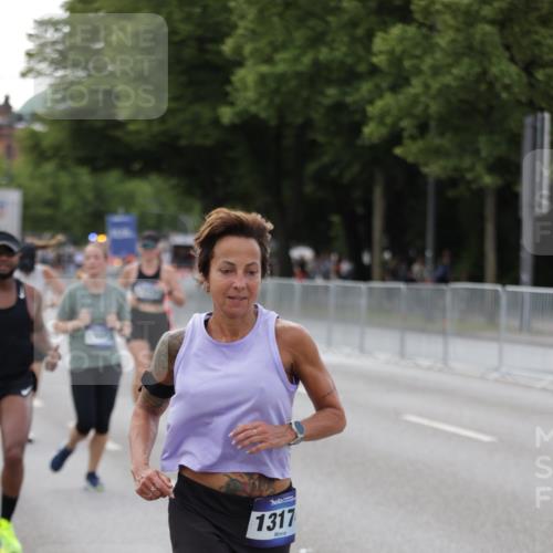 29.06.2025 - hella hamburg halbmarathon Jannik Wohlers http://msf.ph/oto/8143637 29.06.2025 10:08:28 Lombardsbrücke 3762, 5347, 7453, 10035, 11657, 13174, 13592, 13593, 15584, 15586, 15592, 18266, 18505 meine-sportfotos.de