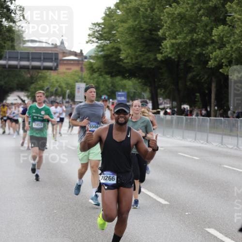 29.06.2025 - hella hamburg halbmarathon Jannik Wohlers http://msf.ph/oto/8143643 29.06.2025 10:08:29 Lombardsbrücke 3762, 5347, 7453, 10035, 11657, 13174, 13592, 13593, 15584, 15586, 15592, 18266, 18505 meine-sportfotos.de
