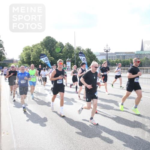 29.06.2025 - hella hamburg halbmarathon Jannik Wohlers http://msf.ph/oto/8143644 29.06.2025 09:52:33 Lombardsbrücke 1070, 1163, 1176, 1391, 1613, 1782, 2048, 2213, 2233, 2590, 2788, 2970, 3021, 3098, 3109, 3124, 3304, 3907, 3917, 3928, 4080, 4277, 4691, 4933, 4981, 5476, 5682, 6152, 6716, 7005, 7093, 7147, 7325, 7599, 7843, 8145, 8467, 8694, 8704, 8722, 8819, 9081, 9213, 9232, 9374, 9538, 9540, 10000, 10208, 10211, 10216, 10251, 10313, 10750, 10969, 11153, 11291, 11346, 11469, 11778, 12534, 12588, 12783, 13709, 13782, 14661, 14690, 14849, 15126, 15133, 15280, 16414 meine-sportfotos.de