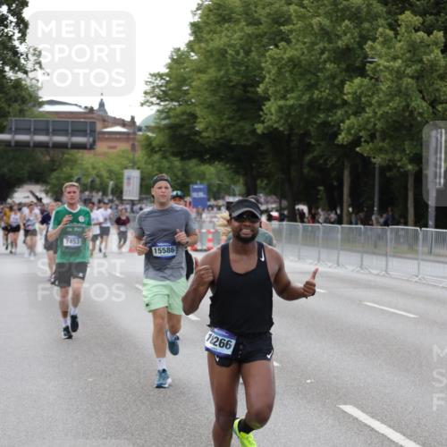 29.06.2025 - hella hamburg halbmarathon Jannik Wohlers http://msf.ph/oto/8143668 29.06.2025 10:08:30 Lombardsbrücke 3762, 5347, 7453, 10035, 11657, 13174, 13592, 13593, 15584, 15586, 15592, 18266, 18505 meine-sportfotos.de