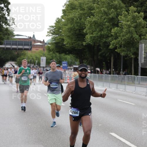 29.06.2025 - hella hamburg halbmarathon Jannik Wohlers http://msf.ph/oto/8143670 29.06.2025 10:08:30 Lombardsbrücke 3762, 5347, 7453, 10035, 11657, 13174, 13592, 13593, 15584, 15586, 15592, 18266, 18505 meine-sportfotos.de