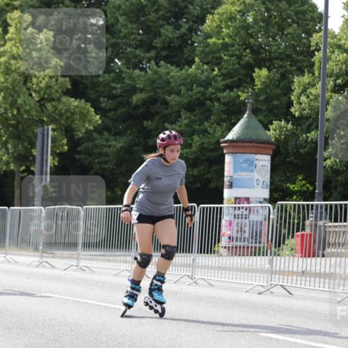 29.06.2025 - hella hamburg halbmarathon Jannik Wohlers http://msf.ph/oto/8143672 29.06.2025 09:07:05 Lombardsbrücke  meine-sportfotos.de