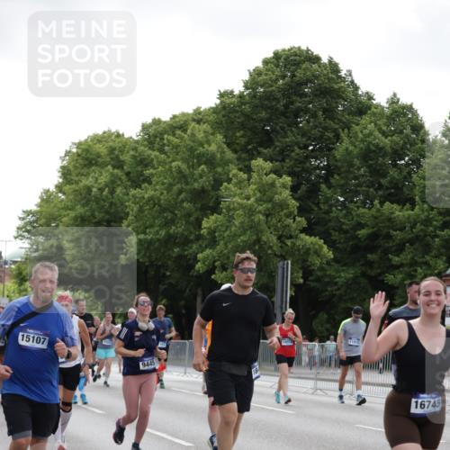 29.06.2025 - hella hamburg halbmarathon Jannik Wohlers http://msf.ph/oto/8143696 29.06.2025 10:45:46 Lombardsbrücke 1429, 1465, 1532, 1867, 1868, 2398, 2423, 2773, 2813, 2951, 3410, 4119, 4223, 5697, 5703, 5769, 5770, 5854, 5892, 6068, 6392, 7368, 7374, 7894, 7960, 7983, 8047, 9129, 9337, 9426, 9445, 11358, 11361, 11876, 11910, 12298, 12333, 12507, 12522, 13499, 14230, 14319, 14322, 14403, 14582, 15107, 16005, 16059, 16745, 16793, 17031, 17170, 17184, 18018, 18214, 18280, 18334 meine-sportfotos.de