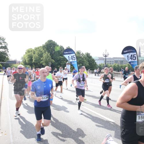 29.06.2025 - hella hamburg halbmarathon Jannik Wohlers http://msf.ph/oto/8143711 29.06.2025 09:52:34 Lombardsbrücke 1012, 1070, 1163, 1176, 1391, 1782, 2048, 2213, 2233, 2590, 2788, 2970, 3021, 3098, 3304, 3907, 3917, 3928, 4080, 4277, 4691, 4933, 4981, 5476, 5682, 6152, 6712, 6716, 7005, 7093, 7147, 7325, 7599, 7843, 8145, 8467, 8694, 8704, 8722, 8819, 9081, 9213, 9232, 9374, 9538, 9540, 10000, 10208, 10211, 10216, 10251, 10313, 10750, 10969, 11153, 11291, 11346, 11469, 11778, 12154, 12534, 12685, 12783, 13709, 13782, 14661, 14690, 14849, 15126, 15133, 15280, 16414 meine-sportfotos.de