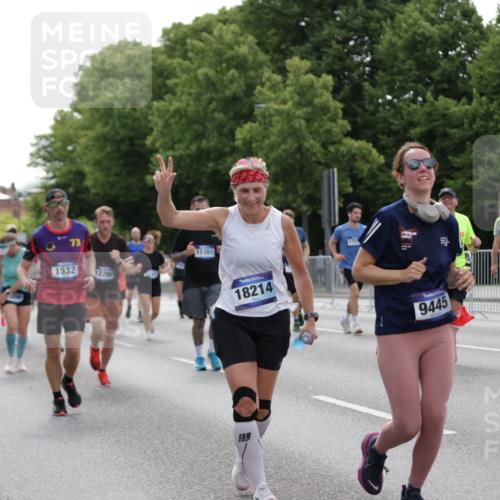 29.06.2025 - hella hamburg halbmarathon Jannik Wohlers http://msf.ph/oto/8143713 29.06.2025 10:45:49 Lombardsbrücke 1429, 1465, 1532, 2423, 2500, 2773, 2813, 2951, 3410, 4119, 4223, 5697, 5703, 5769, 5770, 5854, 5892, 6068, 6392, 7364, 7368, 7374, 7894, 7960, 7983, 8047, 8700, 9129, 9337, 9426, 9445, 10153, 11358, 11361, 11876, 11910, 12298, 12333, 12507, 12522, 13122, 13499, 14319, 14322, 14403, 15107, 16005, 16745, 16793, 16912, 17170, 17704, 18018, 18214, 18334 meine-sportfotos.de