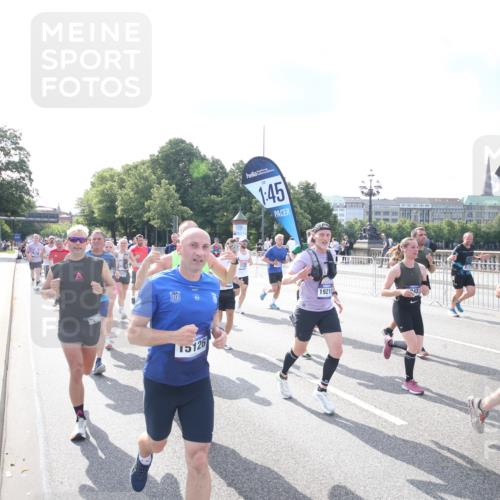 29.06.2025 - hella hamburg halbmarathon Jannik Wohlers http://msf.ph/oto/8143729 29.06.2025 09:52:34 Lombardsbrücke 1012, 1070, 1163, 1176, 1391, 1782, 2048, 2213, 2233, 2590, 2788, 2970, 3021, 3098, 3304, 3907, 3917, 3928, 4080, 4277, 4691, 4933, 4981, 5476, 5682, 6152, 6712, 6716, 7005, 7093, 7147, 7325, 7599, 7843, 8145, 8467, 8694, 8704, 8722, 8819, 9081, 9213, 9232, 9374, 9538, 9540, 10000, 10208, 10211, 10216, 10251, 10313, 10750, 10969, 11153, 11291, 11346, 11469, 11778, 12154, 12534, 12685, 12783, 13709, 13782, 14661, 14690, 14849, 15126, 15133, 15280, 16414 meine-sportfotos.de