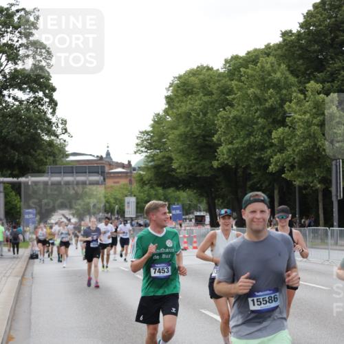 29.06.2025 - hella hamburg halbmarathon Jannik Wohlers http://msf.ph/oto/8143732 29.06.2025 10:08:32 Lombardsbrücke 3762, 5347, 7453, 11657, 13174, 13592, 13593, 15584, 15586, 15592, 18266, 18505 meine-sportfotos.de