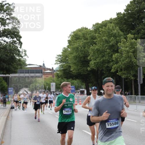 29.06.2025 - hella hamburg halbmarathon Jannik Wohlers http://msf.ph/oto/8143737 29.06.2025 10:08:32 Lombardsbrücke 3762, 5347, 7453, 11657, 13174, 13592, 13593, 15584, 15586, 15592, 18266, 18505 meine-sportfotos.de