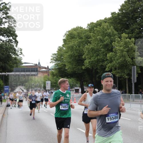 29.06.2025 - hella hamburg halbmarathon Jannik Wohlers http://msf.ph/oto/8143739 29.06.2025 10:08:32 Lombardsbrücke 3762, 5347, 7453, 11657, 13174, 13592, 13593, 15584, 15586, 15592, 18266, 18505 meine-sportfotos.de
