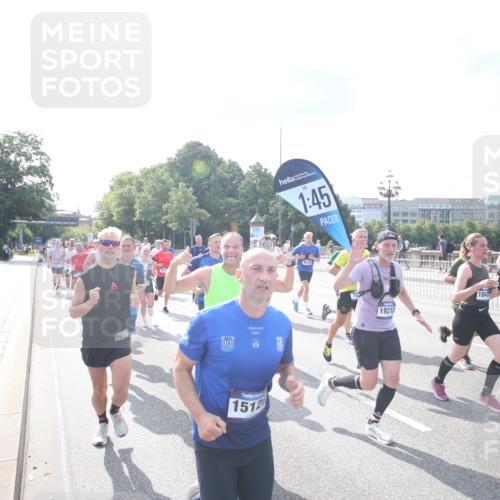 29.06.2025 - hella hamburg halbmarathon Jannik Wohlers http://msf.ph/oto/8143743 29.06.2025 09:52:34 Lombardsbrücke 1012, 1070, 1163, 1176, 1391, 1782, 2048, 2213, 2233, 2590, 2788, 2970, 3021, 3098, 3304, 3907, 3917, 3928, 4080, 4277, 4691, 4933, 4981, 5476, 5682, 6152, 6712, 6716, 7005, 7093, 7147, 7325, 7599, 7843, 8145, 8467, 8694, 8704, 8722, 8819, 9081, 9213, 9232, 9374, 9538, 9540, 10000, 10208, 10211, 10216, 10251, 10313, 10750, 10969, 11153, 11291, 11346, 11469, 11778, 12154, 12534, 12685, 12783, 13709, 13782, 14661, 14690, 14849, 15126, 15133, 15280, 16414 meine-sportfotos.de