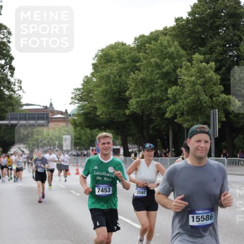 29.06.2025 - hella hamburg halbmarathon Jannik Wohlers http://msf.ph/oto/8143759 29.06.2025 10:08:32 Lombardsbrücke 3762, 5347, 7453, 11657, 13174, 13592, 13593, 15584, 15586, 15592, 18266, 18505 meine-sportfotos.de