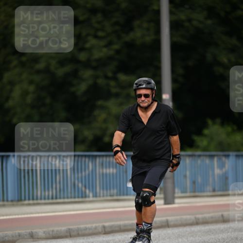 29.06.2025 - hella hamburg halbmarathon Dr. Thomas Lammeyer http://msf.ph/oto/8143768 29.06.2025 09:12:11 Kennedybrücke  meine-sportfotos.de