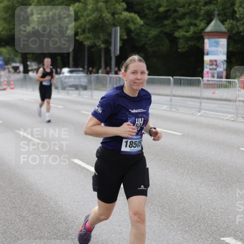 29.06.2025 - hella hamburg halbmarathon Jannik Wohlers http://msf.ph/oto/8143778 29.06.2025 10:08:39 Lombardsbrücke 1147, 1188, 1838, 5347, 7453, 9718, 10819, 11067, 11496, 11657, 13592, 13593, 14736, 15584, 15586, 15592, 17347, 18266, 18505 meine-sportfotos.de