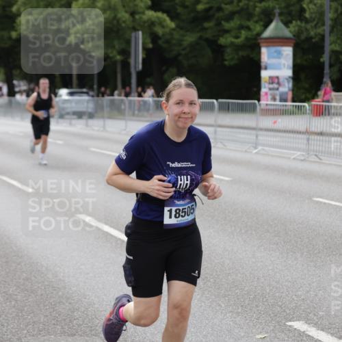 29.06.2025 - hella hamburg halbmarathon Jannik Wohlers http://msf.ph/oto/8143781 29.06.2025 10:08:39 Lombardsbrücke 1147, 1188, 1838, 5347, 7453, 9718, 10819, 11067, 11496, 11657, 13592, 13593, 14736, 15584, 15586, 15592, 17347, 18266, 18505 meine-sportfotos.de
