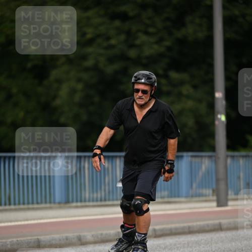 29.06.2025 - hella hamburg halbmarathon Dr. Thomas Lammeyer http://msf.ph/oto/8143791 29.06.2025 09:12:12 Kennedybrücke  meine-sportfotos.de