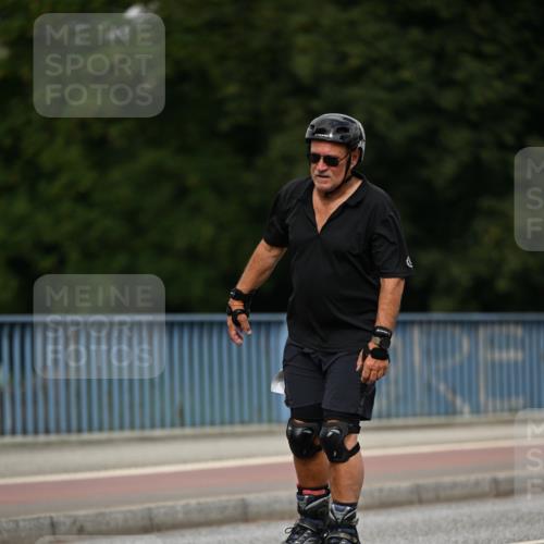 29.06.2025 - hella hamburg halbmarathon Dr. Thomas Lammeyer http://msf.ph/oto/8143804 29.06.2025 09:12:12 Kennedybrücke  meine-sportfotos.de