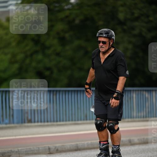 29.06.2025 - hella hamburg halbmarathon Dr. Thomas Lammeyer http://msf.ph/oto/8143811 29.06.2025 09:12:12 Kennedybrücke  meine-sportfotos.de