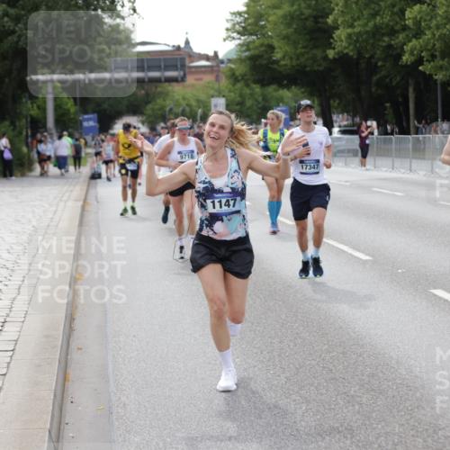29.06.2025 - hella hamburg halbmarathon Jannik Wohlers http://msf.ph/oto/8143820 29.06.2025 10:08:41 Lombardsbrücke 1147, 1188, 1838, 7453, 9718, 10819, 11067, 11496, 13210, 13592, 13593, 14736, 15586, 15592, 17347, 18266, 18505 meine-sportfotos.de