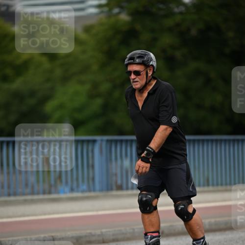 29.06.2025 - hella hamburg halbmarathon Dr. Thomas Lammeyer http://msf.ph/oto/8143823 29.06.2025 09:12:12 Kennedybrücke  meine-sportfotos.de