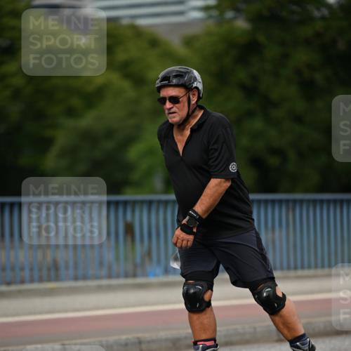 29.06.2025 - hella hamburg halbmarathon Dr. Thomas Lammeyer http://msf.ph/oto/8143827 29.06.2025 09:12:12 Kennedybrücke  meine-sportfotos.de