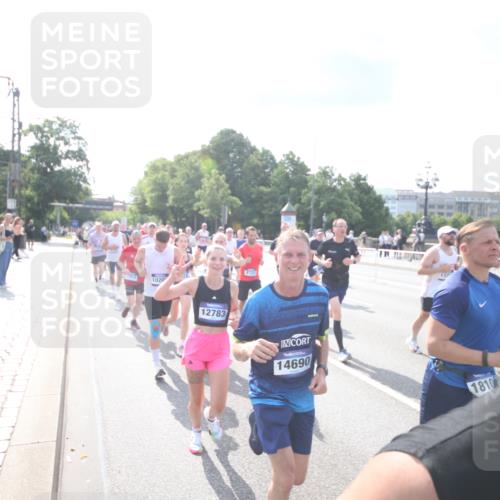 29.06.2025 - hella hamburg halbmarathon Jannik Wohlers http://msf.ph/oto/8143837 29.06.2025 09:52:35 Lombardsbrücke 1012, 1070, 1163, 1176, 1391, 1735, 1782, 2048, 2213, 2233, 2590, 2788, 2970, 3021, 3098, 3304, 3907, 3917, 3928, 4080, 4277, 4691, 4933, 4981, 5476, 5682, 6081, 6152, 6712, 6716, 7005, 7093, 7147, 7325, 7599, 8145, 8467, 8694, 8704, 8722, 8819, 9081, 9213, 9232, 9374, 9538, 9540, 10000, 10208, 10211, 10216, 10251, 10313, 10750, 11153, 11291, 11346, 11469, 11778, 12154, 12534, 12685, 12783, 12966, 13709, 13782, 14661, 14690, 14849, 15126, 15133, 16414 meine-sportfotos.de