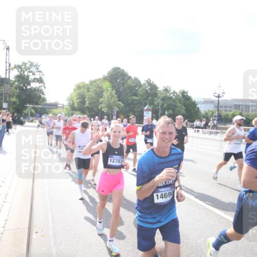 29.06.2025 - hella hamburg halbmarathon Jannik Wohlers http://msf.ph/oto/8143842 29.06.2025 09:52:35 Lombardsbrücke 1012, 1070, 1163, 1176, 1391, 1735, 1782, 2048, 2213, 2233, 2590, 2788, 2970, 3021, 3098, 3304, 3907, 3917, 3928, 4080, 4277, 4691, 4933, 4981, 5476, 5682, 6081, 6152, 6712, 6716, 7005, 7093, 7147, 7325, 7599, 8145, 8467, 8694, 8704, 8722, 8819, 9081, 9213, 9232, 9374, 9538, 9540, 10000, 10208, 10211, 10216, 10251, 10313, 10750, 11153, 11291, 11346, 11469, 11778, 12154, 12534, 12685, 12783, 12966, 13709, 13782, 14661, 14690, 14849, 15126, 15133, 16414 meine-sportfotos.de