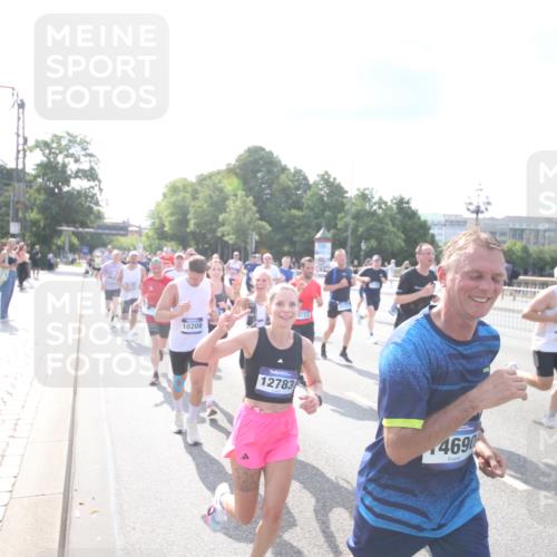29.06.2025 - hella hamburg halbmarathon Jannik Wohlers http://msf.ph/oto/8143855 29.06.2025 09:52:35 Lombardsbrücke 1012, 1070, 1163, 1176, 1391, 1735, 1782, 2048, 2213, 2233, 2590, 2788, 2970, 3021, 3098, 3304, 3907, 3917, 3928, 4080, 4277, 4691, 4933, 4981, 5476, 5682, 6081, 6152, 6712, 6716, 7005, 7093, 7147, 7325, 7599, 8145, 8467, 8694, 8704, 8722, 8819, 9081, 9213, 9232, 9374, 9538, 9540, 10000, 10208, 10211, 10216, 10251, 10313, 10750, 11153, 11291, 11346, 11469, 11778, 12154, 12534, 12685, 12783, 12966, 13709, 13782, 14661, 14690, 14849, 15126, 15133, 16414 meine-sportfotos.de