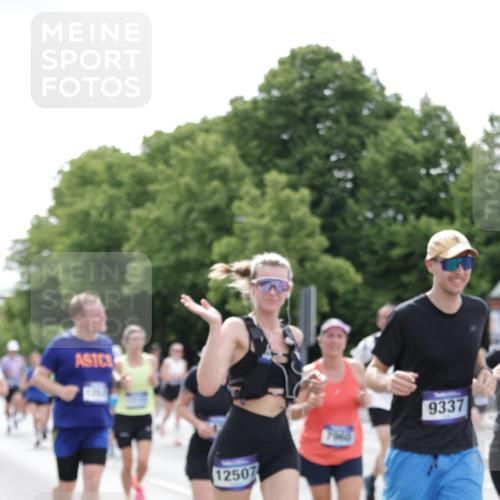 29.06.2025 - hella hamburg halbmarathon Jannik Wohlers http://msf.ph/oto/8143861 29.06.2025 10:45:56 Lombardsbrücke 1429, 1465, 1532, 1608, 1837, 2500, 2813, 2951, 3410, 4119, 4448, 5697, 5854, 6068, 7303, 7364, 7368, 7374, 7960, 7983, 8047, 8700, 9129, 9337, 9445, 10153, 11361, 11910, 12298, 12333, 12507, 12522, 13076, 13122, 13213, 13449, 13499, 14250, 14473, 15305, 15683, 16717, 16912, 17006, 17170, 17704, 17936, 18018, 18214, 18334 meine-sportfotos.de
