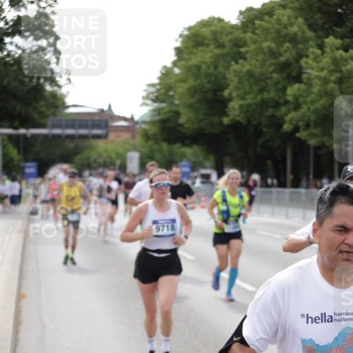 29.06.2025 - hella hamburg halbmarathon Jannik Wohlers http://msf.ph/oto/8143863 29.06.2025 10:08:43 Lombardsbrücke 1147, 1188, 1838, 2978, 7453, 9718, 10819, 11067, 11496, 13210, 13592, 13593, 13660, 14736, 15586, 15592, 17347, 18266, 18505 meine-sportfotos.de