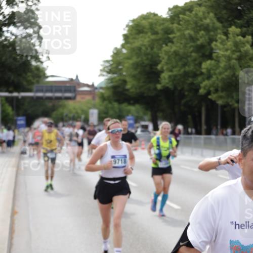 29.06.2025 - hella hamburg halbmarathon Jannik Wohlers http://msf.ph/oto/8143866 29.06.2025 10:08:43 Lombardsbrücke 1147, 1188, 1838, 2978, 7453, 9718, 10819, 11067, 11496, 13210, 13592, 13593, 13660, 14736, 15586, 15592, 17347, 18266, 18505 meine-sportfotos.de