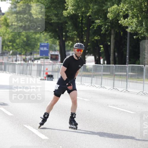 29.06.2025 - hella hamburg halbmarathon Jannik Wohlers http://msf.ph/oto/8143867 29.06.2025 09:07:27 Lombardsbrücke  meine-sportfotos.de
