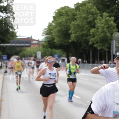 29.06.2025 - hella hamburg halbmarathon Jannik Wohlers http://msf.ph/oto/8143868 29.06.2025 10:08:43 Lombardsbrücke 1147, 1188, 1838, 2978, 7453, 9718, 10819, 11067, 11496, 13210, 13592, 13593, 13660, 14736, 15586, 15592, 17347, 18266, 18505 meine-sportfotos.de