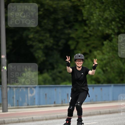 29.06.2025 - hella hamburg halbmarathon Dr. Thomas Lammeyer http://msf.ph/oto/8143872 29.06.2025 09:12:20 Kennedybrücke  meine-sportfotos.de