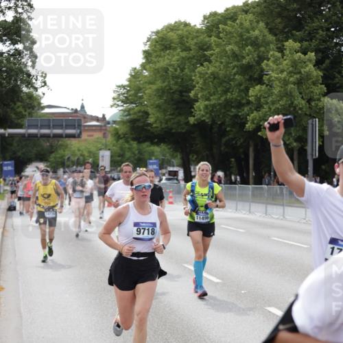 29.06.2025 - hella hamburg halbmarathon Jannik Wohlers http://msf.ph/oto/8143874 29.06.2025 10:08:43 Lombardsbrücke 1147, 1188, 1838, 2978, 7453, 9718, 10819, 11067, 11496, 13210, 13592, 13593, 13660, 14736, 15586, 15592, 17347, 18266, 18505 meine-sportfotos.de