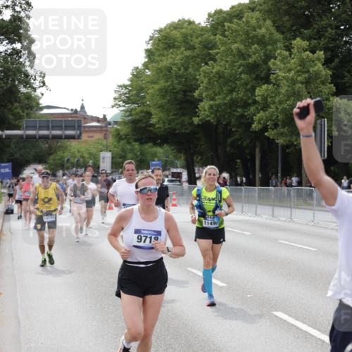 29.06.2025 - hella hamburg halbmarathon Jannik Wohlers http://msf.ph/oto/8143880 29.06.2025 10:08:43 Lombardsbrücke 1147, 1188, 1838, 2978, 7453, 9718, 10819, 11067, 11496, 13210, 13592, 13593, 13660, 14736, 15586, 15592, 17347, 18266, 18505 meine-sportfotos.de