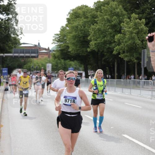 29.06.2025 - hella hamburg halbmarathon Jannik Wohlers http://msf.ph/oto/8143893 29.06.2025 10:08:43 Lombardsbrücke 1147, 1188, 1838, 2978, 7453, 9718, 10819, 11067, 11496, 13210, 13592, 13593, 13660, 14736, 15586, 15592, 17347, 18266, 18505 meine-sportfotos.de